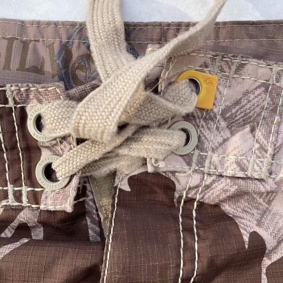 Quicksilver Swim Trunks Mens 34 Tan Floral Hawaiian Stretch Bathing Suit Pool - Picture 4 of 10